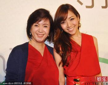 日本60岁母,六旬日本母亲的人生新篇章
