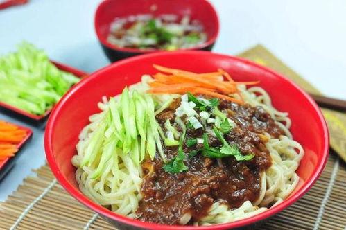吃炸酱面视频,跟着视频学做地道北京味