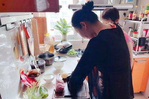 厨房妈妈在线观看,在线观看，解锁家常美食制作秘籍